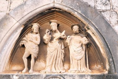 Tanrı aşkına, St John the Baptist ve Aziz Nikolaos