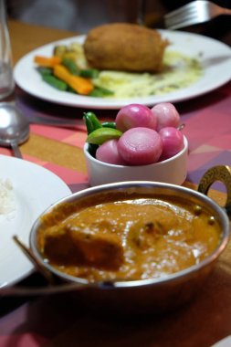 Kalküta, Batı Bengal, Hindistan restoranda bir Step Up beyaz pirinç ile tavuk tika masala 