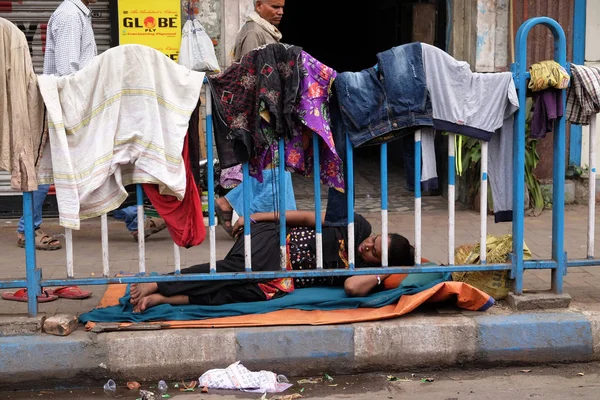 Personas Sin Hogar Durmiendo Sendero Kolkata India Febrero 2016 —  Fotos de Stock