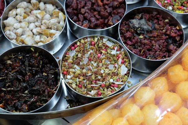 Different Spices Herbs Metal Bowls Street Market Kolkata West Bengal — Stock Photo, Image