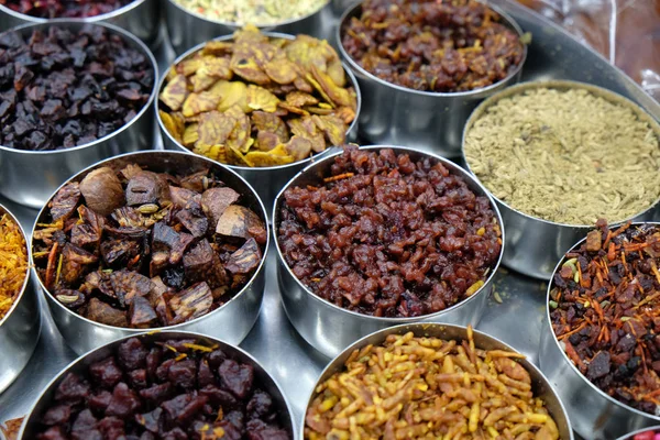 Different Spices Herbs Metal Bowls Street Market Kolkata West Bengal — Stock Photo, Image