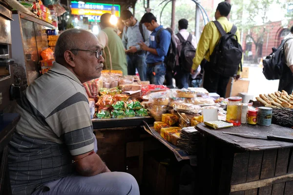 Vendeur Rue Stand Long Une Rue Animée Kolkata Inde Février — Photo