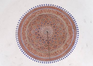 ISA Khan'ın mezarı tavanda detayını. Humayuns mezar kompleksi, Delhi, India