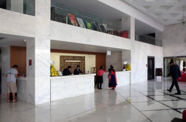 Four Points by Sheraton Agra, Uttar Pradesh, Hindistan üzerinde Şubat, 14, 2016 modern otel lobisinde.