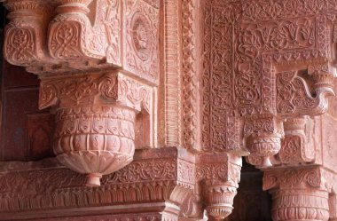 Agra Kalesi, Unesco Dünya Mirası AGRA oyma taş sütunlar. Uttar Pradesh, Hindistan.