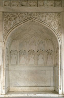 Red Fort taş desen ayrıntılı olarak Agra oyma. Uttar Pradesh, Hindistan.