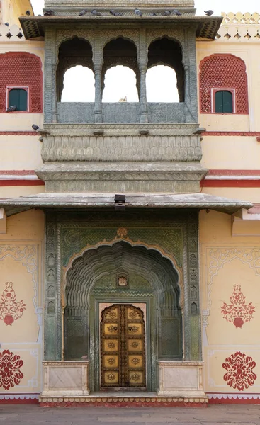 Нарядная Дверь Chandra Mahal Джайпурский Городской Дворец Джайпуре Раджастхан Индия — стоковое фото