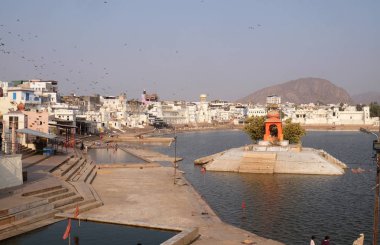 Pushkar Gölü veya Pushkar Sarovar Pushkar Rajasthan, Hindistan, kutsal Hindu City.