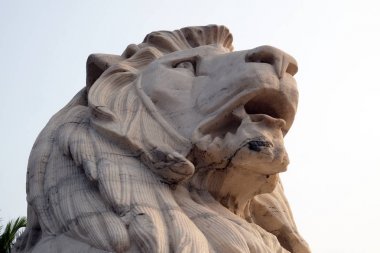 Antika aslan heykeli kapısında Victoria Memorial Kalküta, Batı Bengal, Hindistan Vincent Esch tarafından heykel, Kalküta, Hindistan,.