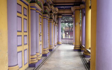 Kalküta, Batı Bengal, Hindistan bir turistik cazibe bir Jain Tapınağı'nda Badridas Temple Street olduğunu Jain Tapınağı (Parshwanath Tapınağı olarak da bilinir) olduğunu.