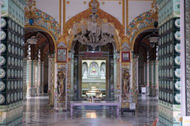 Kalküta, Batı Bengal, Hindistan bir turistik cazibe bir Jain Tapınağı'nda Badridas Temple Street olduğunu Jain Tapınağı (Parshwanath Tapınağı olarak da bilinir) olduğunu.