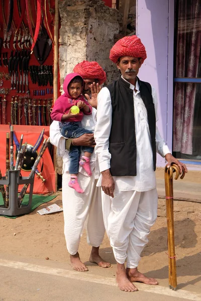 Gli Uomini Del Rajasthan Indossano Tradizionale Turbante Rosso Nella Città — Foto Stock
