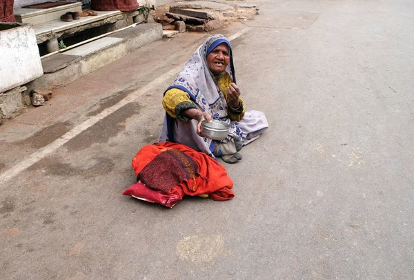 Dilenci Sadaka Için Şubat 2016 Üzerinde Ghat Pushkar Hindistan Kutsal — Stok fotoğraf