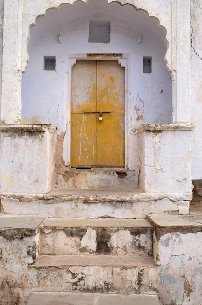 Ετοιμόρροπη Πόρτα Ένα Παλιό Σπίτι Pushkar Ινδία — Φωτογραφία Αρχείου