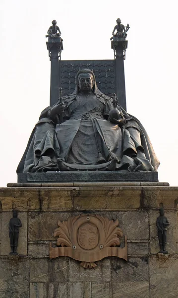 Statuia Reginei Victoria Fața Memorialului Victoria Din Kolkata — Fotografie, imagine de stoc