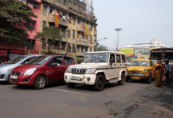 Auto Sono Fermate Passaggio Pedonale Calcutta India Febbraio 2016 — Foto Stock