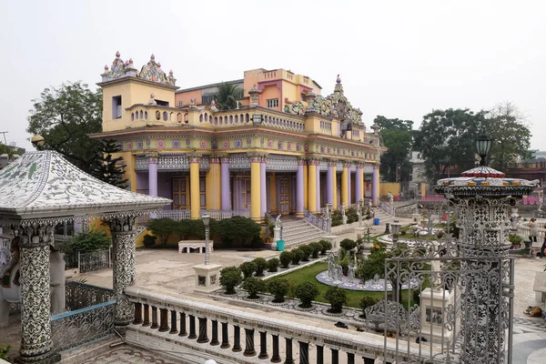 耆那寺 Parshwanath Badridas 寺街的一座耆那庙 是印度西孟加拉加尔各答的主要旅游胜地 — 图库照片