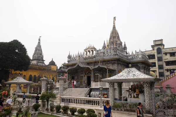 ジャイナ教の寺院 Parshwanath 寺とも呼ばれる はジャイナ寺院 Badridas 寺院通りでコルカタ 2016 日に西のベンガル インドの主要な観光名所 — ストック写真