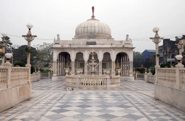 耆那寺 Parshwanath Badridas 寺街的一座耆那庙 是印度西孟加拉加尔各答的主要旅游胜地 — 图库照片