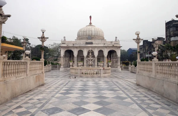 耆那寺 Parshwanath Badridas 寺街的一座耆那庙 是印度西孟加拉加尔各答的主要旅游胜地 — 图库照片