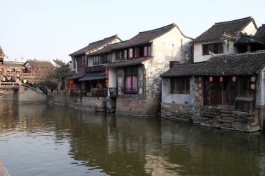 Çin mimarisi ve Zhejiang Eyaleti, Çin'Xitang şehre su kanallarının astar binalar.