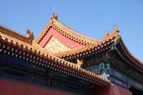 Керамическая Крыша Фасад Украшены Китайским Узором Дворец Запретном Городе Пекин — стоковое фото