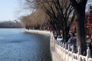 Houhai Gölü, alan olarak da bilinen Shichihai ve Pekin, Çin'in Kuzey üç göl oluşur.