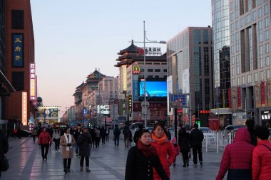 Wangfujing alışveriş caddesi Merkezi, Pekin, Çin, 23 Şubat 2016.