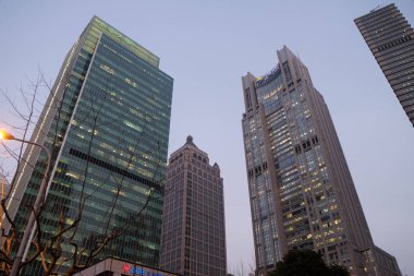 Shanghai, Çin Pudong doğu tarafındaki Finans kuleleri.