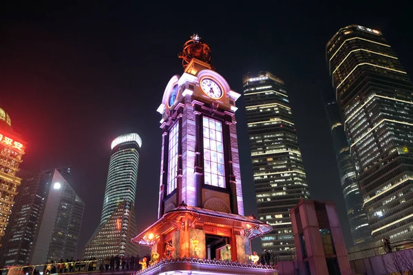 Disney Clock Tower Gece Görünüm Pudong Shanghai Çin Şubat 2016 — Stok fotoğraf