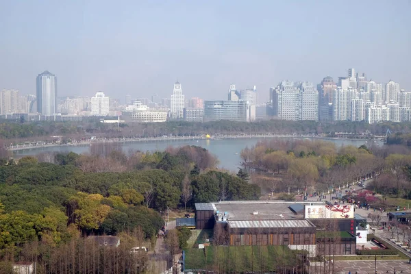 霧の日の朝に中国上海市に上海市 — ストック写真