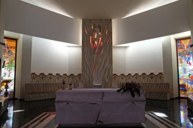 Sunak Vau Rahibe Teresa katedralde içinde ben Dejes, Arnavutluk.