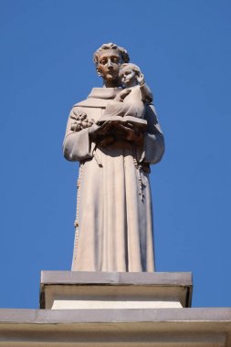Çocuk İsa, St Stephen Katedrali Shkoder, Arnavutluk tutarak Antuan Aziz.