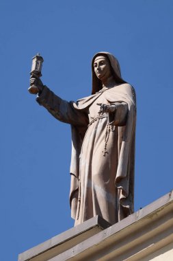 Clare Assisi heykelin üzerine Shkoder, Arnavutluk St. Stephen's Katedrali, saint.