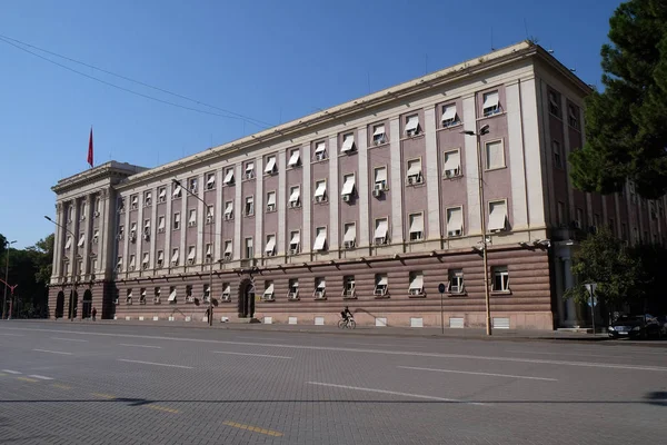 Parlament House Budynek Albanii Przy Bulwarze Bulevardi Deshmoret Kombit Wiek — Zdjęcie stockowe