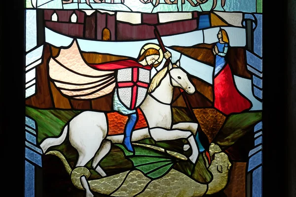 Saint George Obarví Skleněná Okna Katedrále Matky Terezy Vau Jsem — Stock fotografie