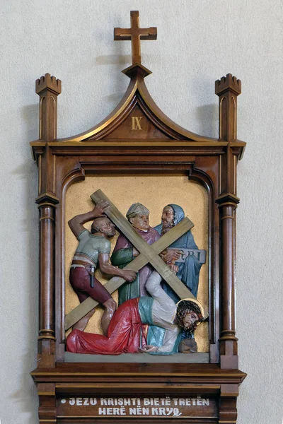 十字架的第九个驻地 耶稣第三次跌倒 特蕾莎修女大教堂在勒沃 Dejes 阿尔巴尼亚 — 图库照片