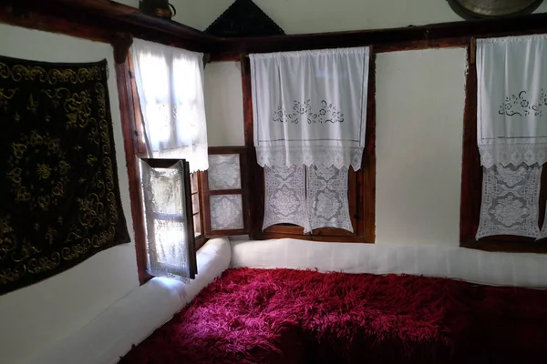 民族学博物馆 地毯和铜 在培拉特 阿尔巴尼亚 — 图库照片