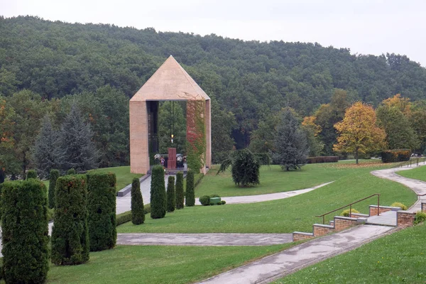 Der Mirogoj Friedhof Ist Ein Friedhofpark Einer Der Bemerkenswertesten Standorte — Stockfoto