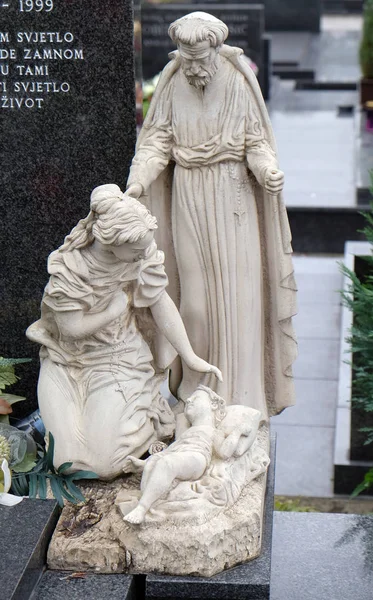 Heilige Familie Grabstein Auf Dem Friedhof Von Mirogoj Zagreb Kroatien — Stockfoto