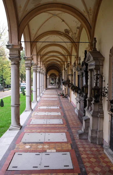 Arquitetura Monumental Mirogoj Cemitério Arcadas Zagreb Croácia — Fotografia de Stock
