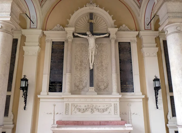 Tombe Cattoliche Lapidi Con Croce Cimitero Mirogoj Zagabria Croazia — Foto Stock