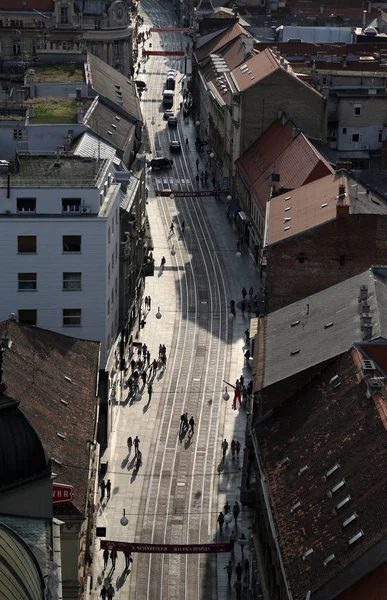 ザグレブ クロアチアで Ilica 通り沿いのパノラマ ビュー — ストック写真
