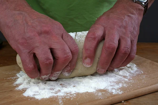 Baker Förbereda Lite Deg Som Redo Att Baka Lite Bröd — Stockfoto