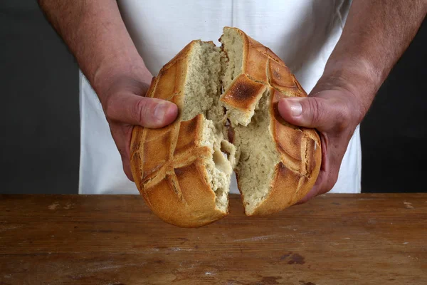 Partida Pão Fresco Pão Eucarístico — Fotografia de Stock