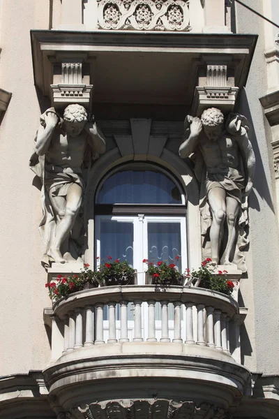Casa Balcone Con Due Telamoni Pietra Zagabria Croazia — Foto Stock