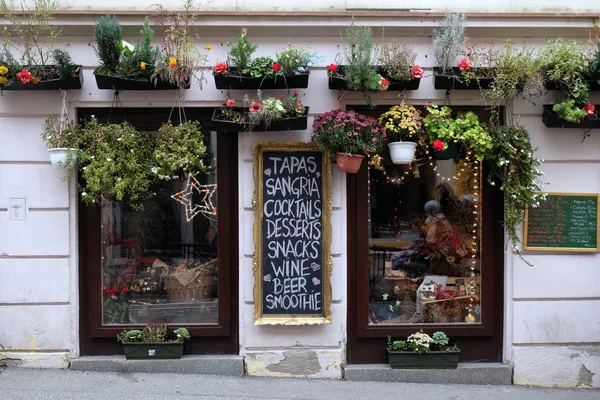 Παράθυρο Του Καφετέρια Στο Ζάγκρεμπ Της Κροατίας Στις Δεκεμβρίου 2015 — Φωτογραφία Αρχείου
