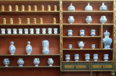 Üçüncü Franciscan monastery Dobruca içinde dünyanın en eski Eczanesi.