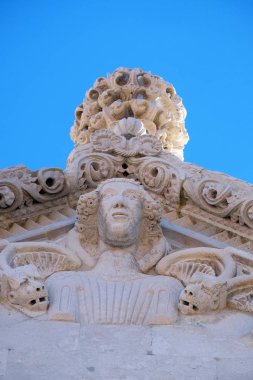 Heykel, dekorasyon St Mark s kilise tarihi kentin Korcula, Hırvatistan Island Korcula üzerinde.