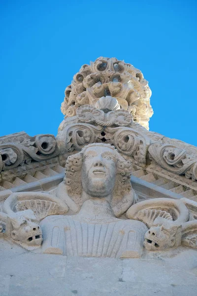 装饰在 教会在历史城市科尔丘拉在海岛科尔丘拉在克罗地亚 — 图库照片
